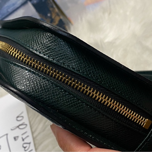 💕💕💕SOLD💕💕💕
🤩🤩🤩ORSAY TAUGA GREEN CLUTCH🤩🤩🤩 - Picture 4 of 16